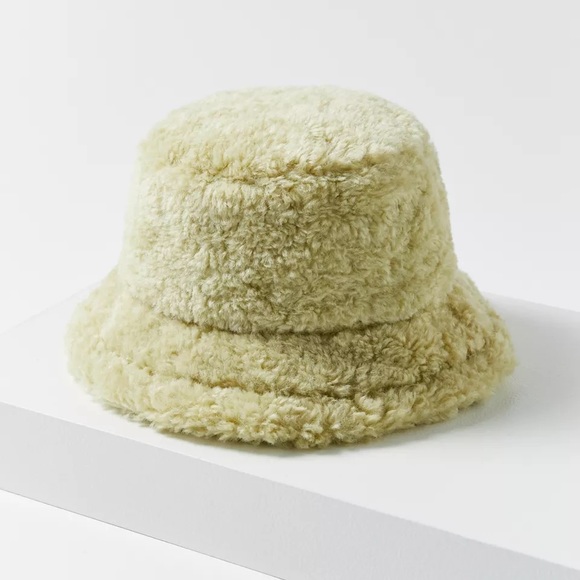 Urban Outfitters Accessories - Urban Outfitters Lilee Faux Fur Bucket Hat NWT - Green